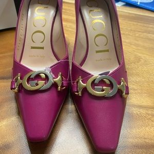 New women's shoes, size 5.5